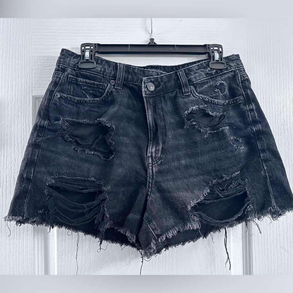 American Eagle Crossover mom jean shorts, size 10